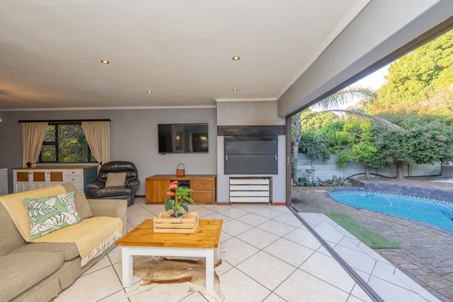 5 Bedroom Property for Sale in Protea Heights Western Cape